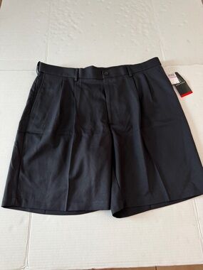 PGA Tour Men's Black Flat-Front Pleated Golf Shorts